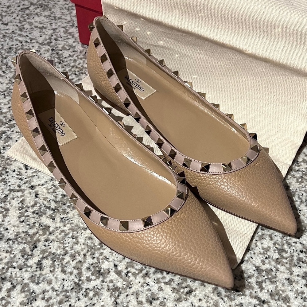 Valentino Garavani Nude Leather Rockstud Pointed Toe Flats with Pink Trim